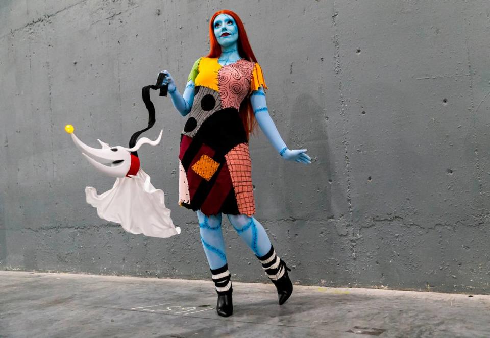 Nicole Bobbing cosplays as Sally from Tim Burton’s ‘The Nightmare Before Christmas’ at Florida Supercon. MATIAS J. OCNER/mocner@miamiherald.com