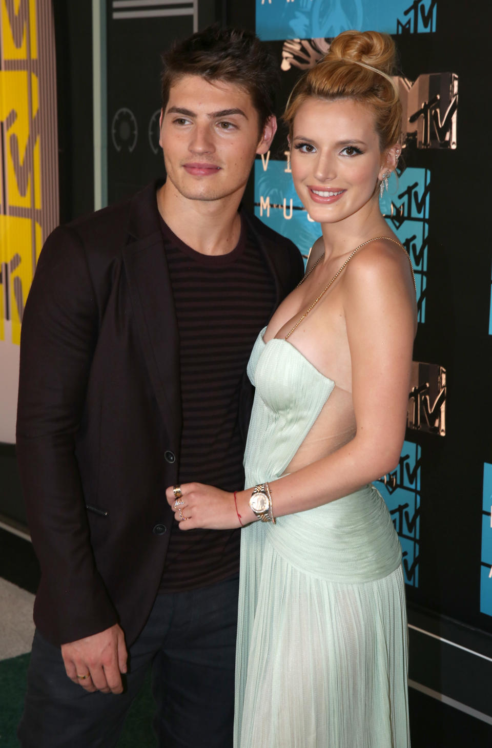 Bella Thorne’s Dating History Features Some Famous Faces and 1 Throuple