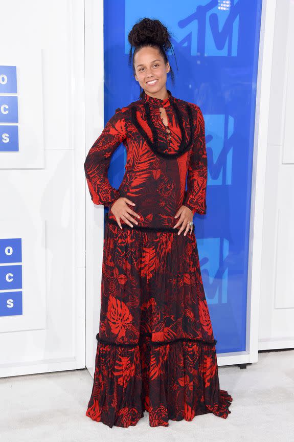 NEW YORK, NY - AUGUST 28: Alicia Keys attends the 2016 MTV Video Music Awards at Madison Square Garden on August 28, 2016 in New York City. (Photo by Jamie McCarthy/Getty Images)