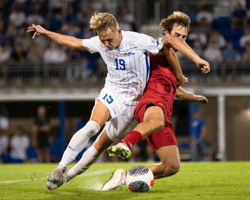 Kentucky midfielder Brennan Creek battled for a ball against Indiana during Tuesday night’s draw in Lexington.