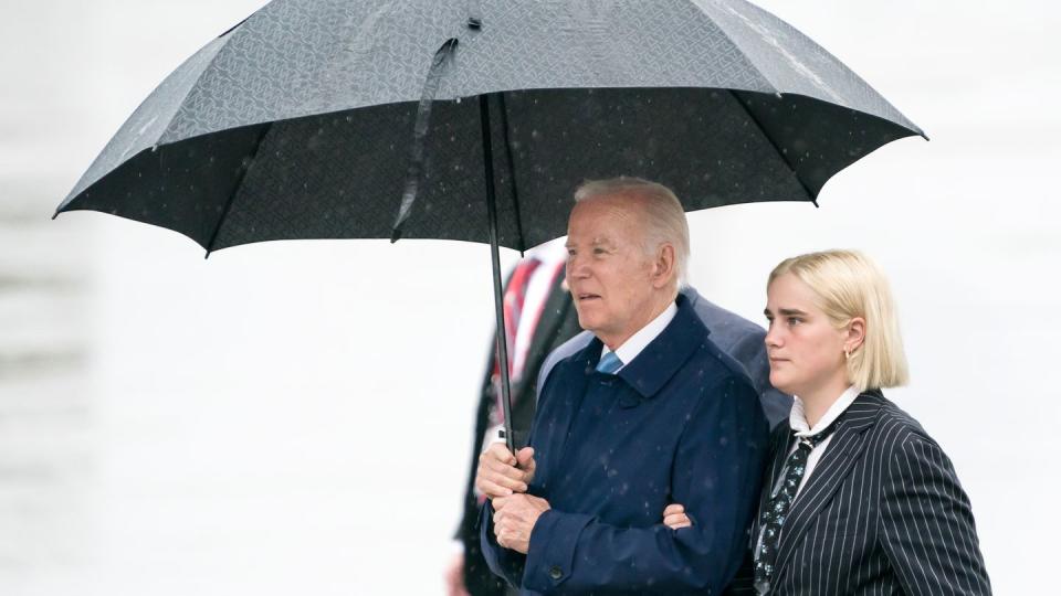 us president biden arrives in japan