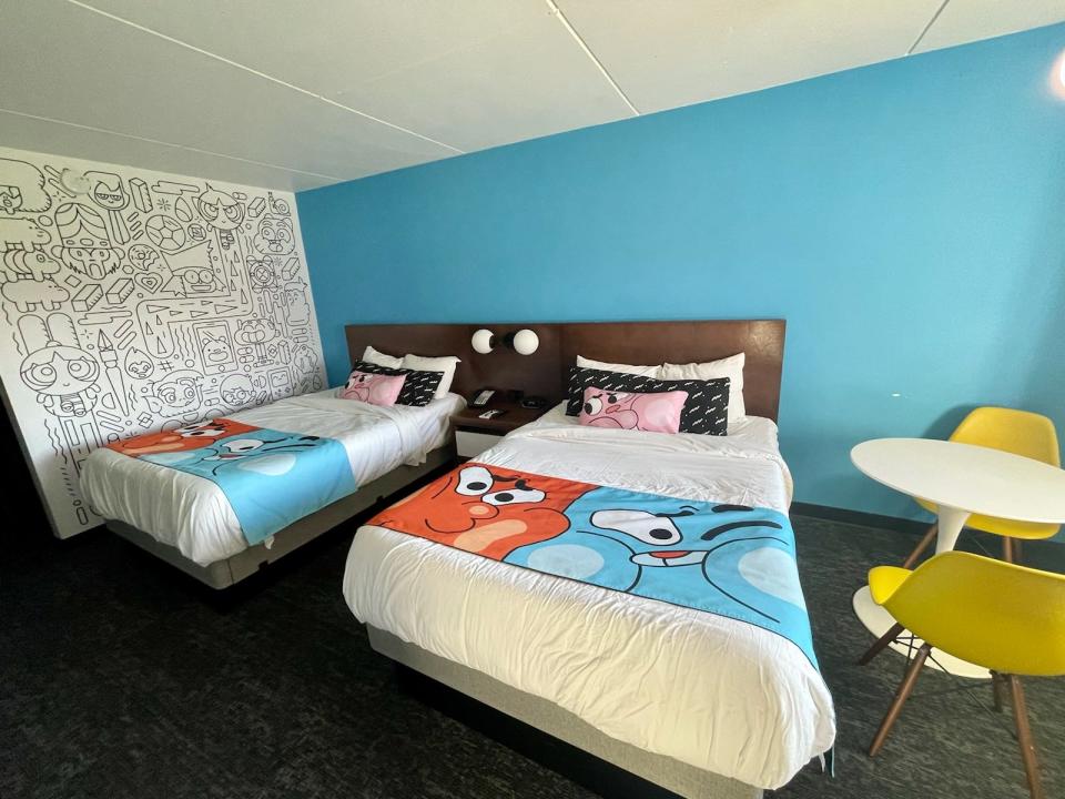 cartoon network hotel room with two beds