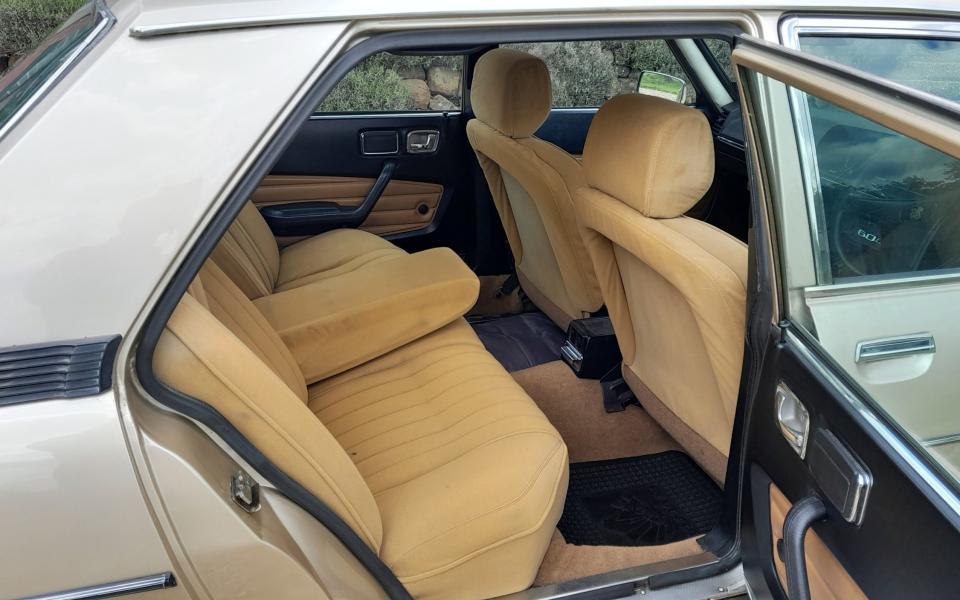 Inside a Peugeot 604