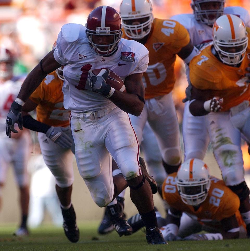 10-21-06 -- Tuscaloosa, Ala. --  Jimmy Johns runs the ball down the field during the first half of Alabama's game against the University of Tennessee at the Neyland Stadium in Knoxville, Tenn., on Saturday. (Tuscaloosa News / Michelle Williams)