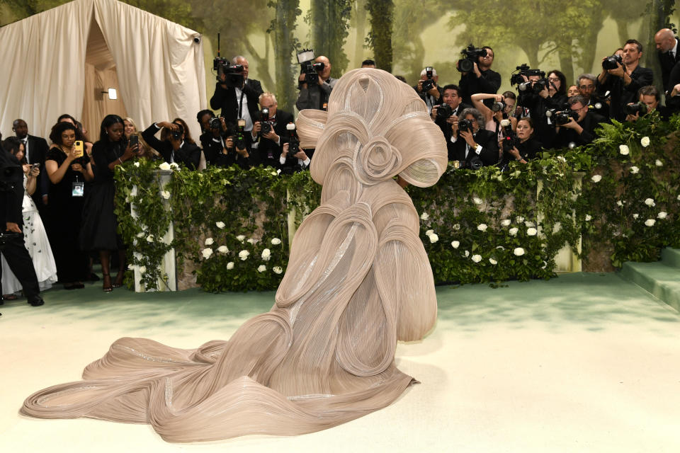 Mindy Kaling attends The Metropolitan Museum of Art's Costume Institute benefit gala celebrating the opening of the "Sleeping Beauties: Reawakening Fashion" exhibition on Monday, May 6, 2024, in New York. (Photo by Evan Agostini/Invision/AP)