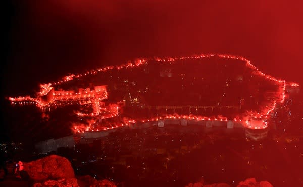 Hajduk Split training watched by 3,000 rowdy fans with flares and