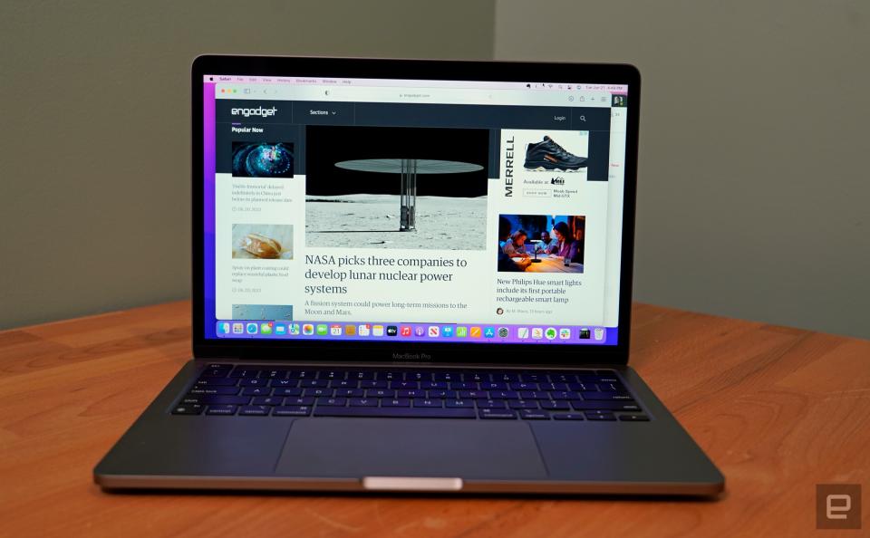 <p>MacBook Pro 13-inch (M2, 2022)</p>
