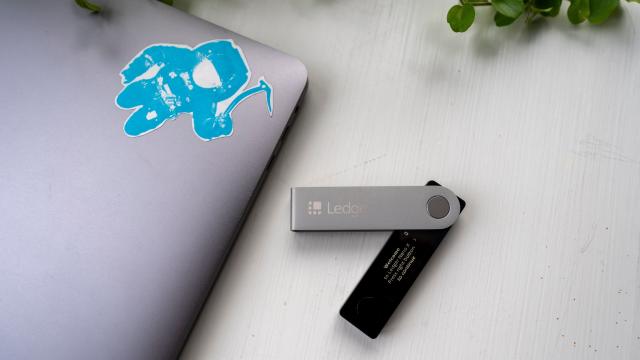 Ledger Bats Back Criticism of New Wallet Recovery Service