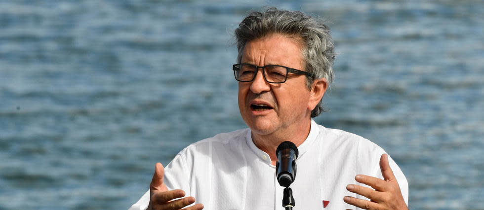 « Enfin quelqu'un au PS. Quelqu'un qui assume l'ambiguïté avec l'autoritarisme macronien et les connivences avec le monde des affaires », avait écrit Jean-Luc Mélenchon à propos de la maire de Paris. (Illustration)
