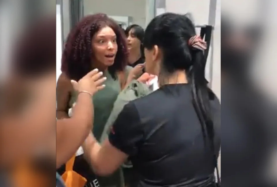 Racismo: a funcion&#xe1;ria de uma loja da Renner acusou uma mulher negra de furtar roupas. Foto: Foto: PrintScreen / Redes Sociais / @ju_cst.