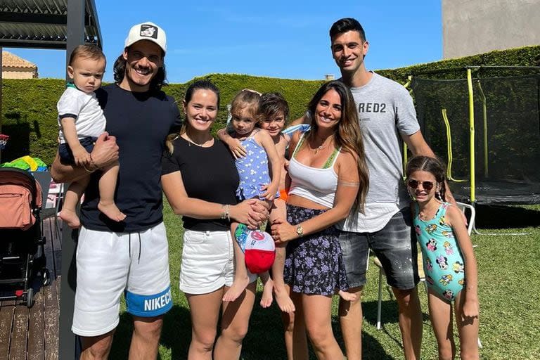 Los Cavani y los Pastore, familias unidas por una gran relación 