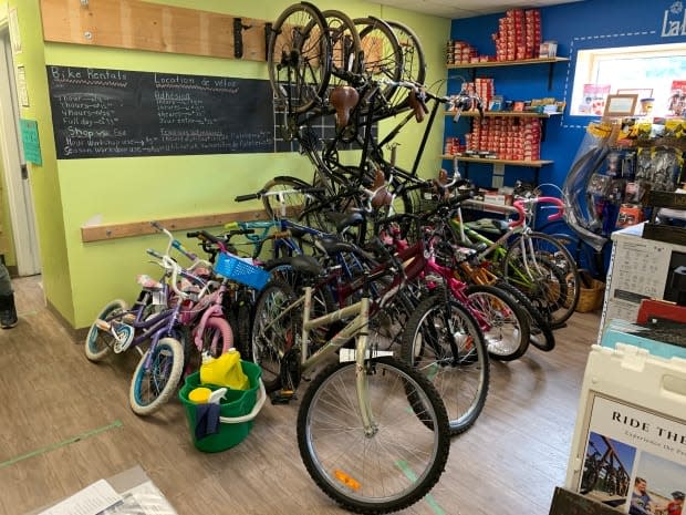 La Bikery provides space for people to repair their bikes.  It also holds workshops, and and offers bike rentals.