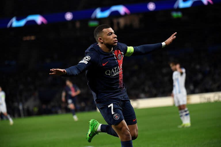 Kylian Mbappé le hizo un triplete a Montpellier en la Ligue 1 y no se baja de la pelea por la Bota de Oro 2023-2024