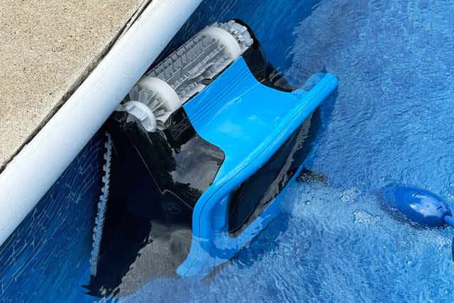 The 9 Best Robotic Pool Cleaners for Effortless Cleaning in 2021 – SPY