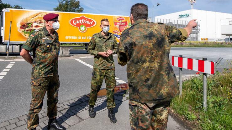 Bei den angeordneten Massentests hilft jetzt die Bundeswehr aus. Foto: dpa