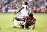 Football Soccer Britain - Southampton v Sunderland - Premier League - St Mary's Stadium - 27/8/16 Sunderland's Jermain Defoe is fouled by Southampton's Jose Fonte for a penalty Reuters / Peter Nicholls Livepic EDITORIAL USE ONLY. No use with unauthorized audio, video, data, fixture lists, club/league logos or "live" services. Online in-match use limited to 45 images, no video emulation. No use in betting, games or single club/league/player publications. Please contact your account representative for further details.