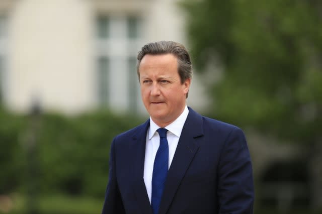 David Cameron insists on importance of apprenticeships