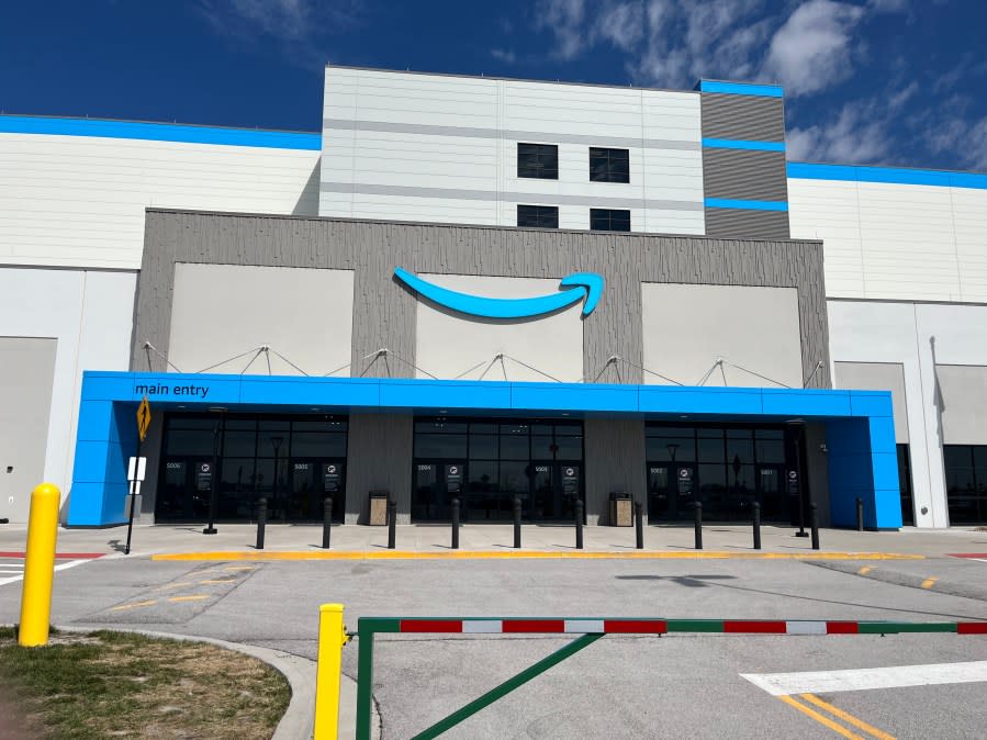 Amazon’s Robotic Fulfillment Center in Davenport (Michael Frachalla, OurQuadCities.com)