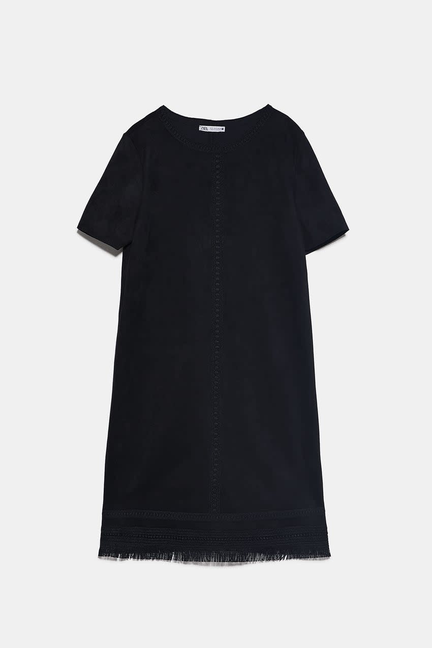 9,99€ au lieu de 15,99€<br><br><a href="https://www.zara.com/fr/fr/robe-effet-daim-p02712154.html" rel="nofollow noopener" target="_blank" data-ylk="slk:Acheter;elm:context_link;itc:0;sec:content-canvas" class="link ">Acheter</a><br><a href="https://www.elle.fr/Mode/Robe/soldes-zara-ete-robes#xtor=AL-541" rel="nofollow noopener" target="_blank" data-ylk="slk:Voir la suite des photos sur ELLE.fr;elm:context_link;itc:0;sec:content-canvas" class="link ">Voir la suite des photos sur ELLE.fr</a><br><h3> A lire aussi </h3><ul><li><a href="https://www.elle.fr/Mode/Robe/Les-plus-belles-robes-Mango#xtor=AL-541" rel="nofollow noopener" target="_blank" data-ylk="slk:Les plus belles robes d’été repérées chez Mango;elm:context_link;itc:0;sec:content-canvas" class="link ">Les plus belles robes d’été repérées chez Mango</a></li><li><a href="https://www.elle.fr/Mode/Accessoires-de-Mode/Sac-solde#xtor=AL-541" rel="nofollow noopener" target="_blank" data-ylk="slk:15 sacs soldés qui nous font de l'oeil;elm:context_link;itc:0;sec:content-canvas" class="link ">15 sacs soldés qui nous font de l'oeil</a></li><li><a href="https://www.elle.fr/Mode/Les-news-mode/soldes-Mango-ete-2020#xtor=AL-541" rel="nofollow noopener" target="_blank" data-ylk="slk:Soldes été 2020 : 30 pièces qui nous font craquer chez Mango;elm:context_link;itc:0;sec:content-canvas" class="link ">Soldes été 2020 : 30 pièces qui nous font craquer chez Mango </a></li><li><a href="https://www.elle.fr/Mode/Robe/Voici-les-30-plus-belles-robes-de-l-ete-reperees-chez-H-M-Zara-et-Mango#xtor=AL-541" rel="nofollow noopener" target="_blank" data-ylk="slk:Voici les 20 plus belles robes de l’été repérées chez H&M, Zara et Mango;elm:context_link;itc:0;sec:content-canvas" class="link ">Voici les 20 plus belles robes de l’été repérées chez H&M, Zara et Mango</a></li><li><a href="https://www.elle.fr/Astro/Horoscope/Quotidien#xtor=AL-541" rel="nofollow noopener" target="_blank" data-ylk="slk:Consultez votre horoscope sur ELLE;elm:context_link;itc:0;sec:content-canvas" class="link ">Consultez votre horoscope sur ELLE</a></li></ul>