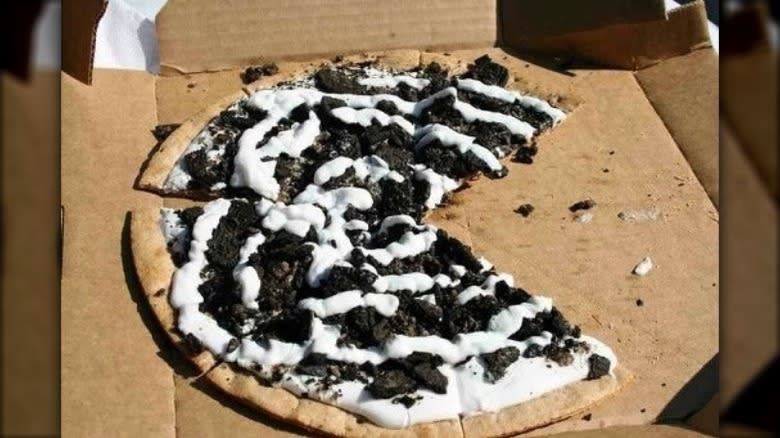 Domino's Oreo Dessert Pizza 