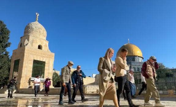 Melissa Jane Kronfeld speaks with CBS News correspondent Chris Livesay as they walk in front of the golden dome of the Al-Aqsa Mosque in Jerusalem's Old City. / Credit: CBS News