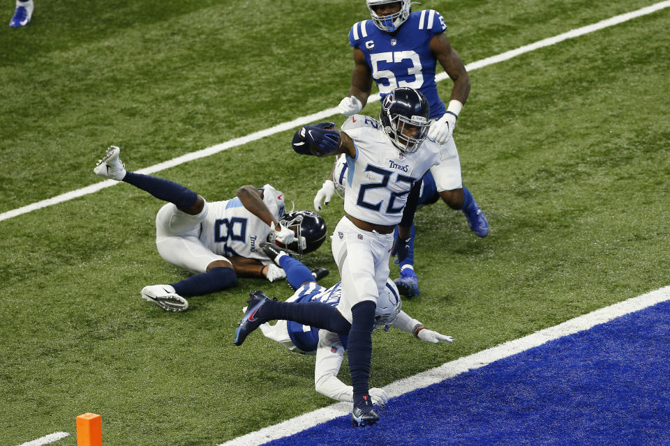 Tennessee Titans running back Derrick Henry runs into the end zone for a touchdown.