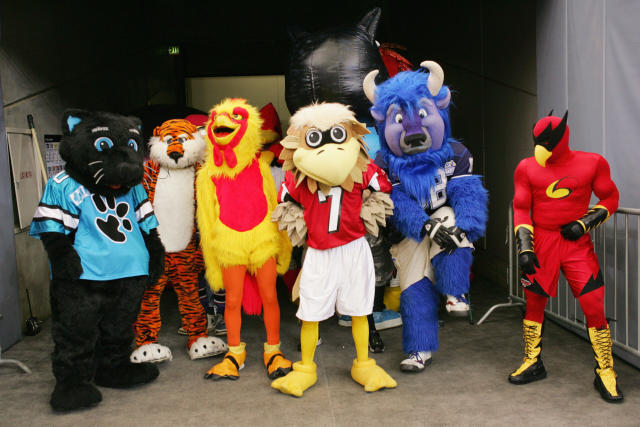 NFL might want to ban halftime games of mascots destroying children - Yahoo  Sports