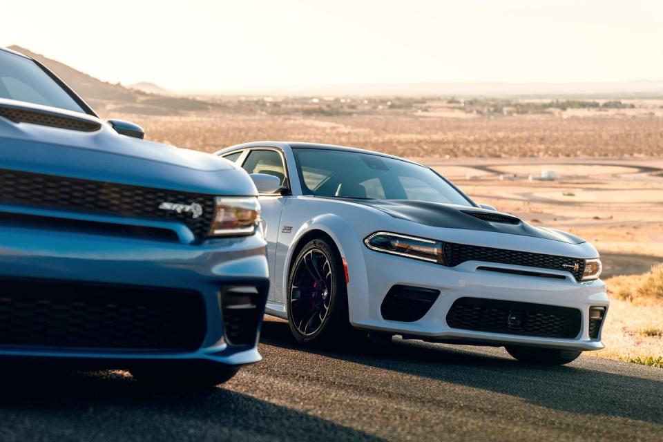 View 2020 Dodge Charger SRT Hellcat / Scat Pack Widebody Photos
