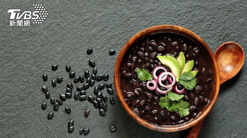 黑豆含有豐富的抗氧化花青素。（示意圖／shutterstock達志影像）