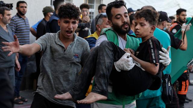 Encontrar ropa de abrigo, otro calvario para los desplazados de la Franja  de Gaza, Mundua