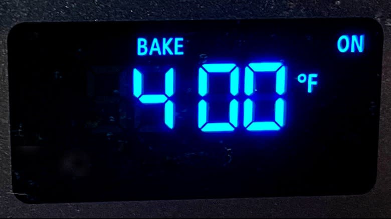 oven temperature set to 400