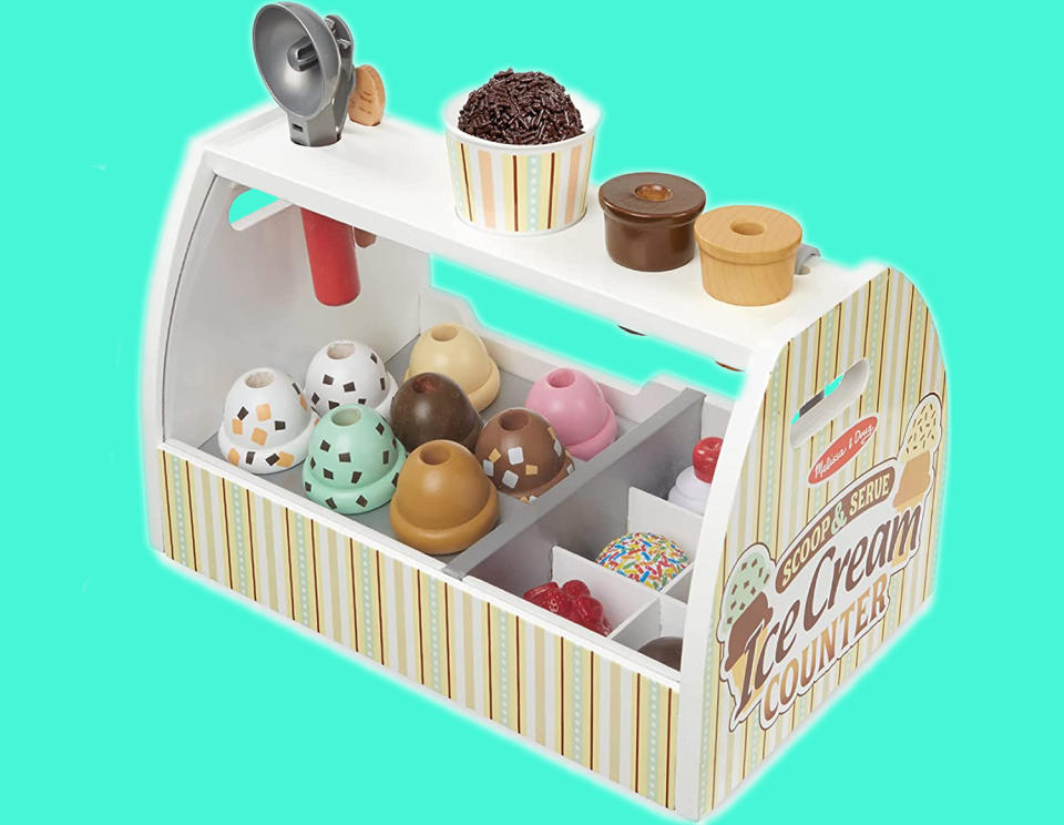 Melissa & Doug Wooden Scoop and Serve Ice Cream Counter