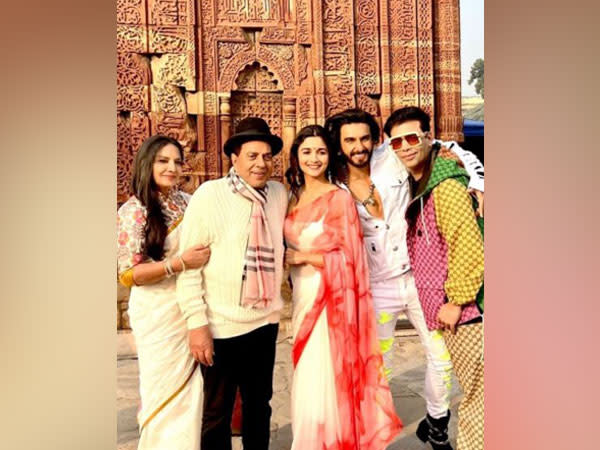 Shabana Azmi, Dharmendra, Alia Bhatt, Ranveer Singh and Karan Johar (Image source: Instagram)