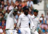 Britain Cricket - England v Pakistan - Fourth Test - Kia Oval - 14/8/16 Pakistan players celebrate the wicket of England's Moeen Ali Action Images via Reuters / Paul Childs