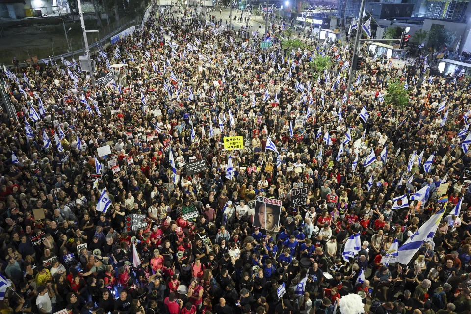 Protestors call for the release of Israeli hostages held in Gaza, in Tel Aviv, April 27, 2024.<span class="copyright">Jack Guez—AFP/Getty Images</span>