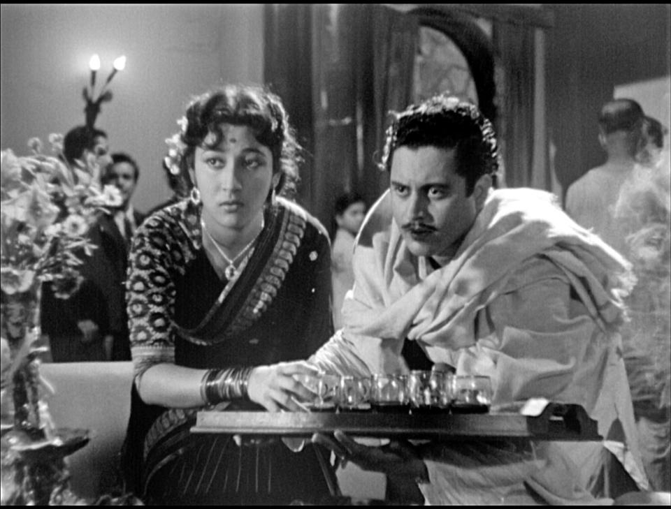 A still from the movie Pyaasa