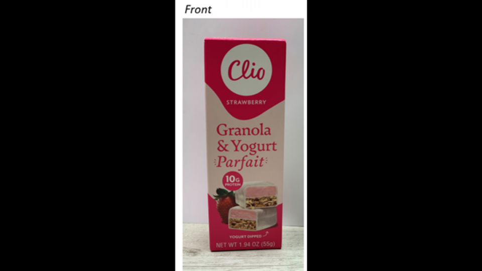 Clio Strawberry Granola & Yogurt Parfait Bar