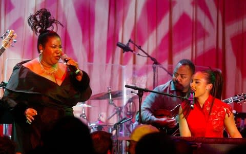 Aretha Franklin and Alicia Keys performing together in 2003 - Credit: Reuters