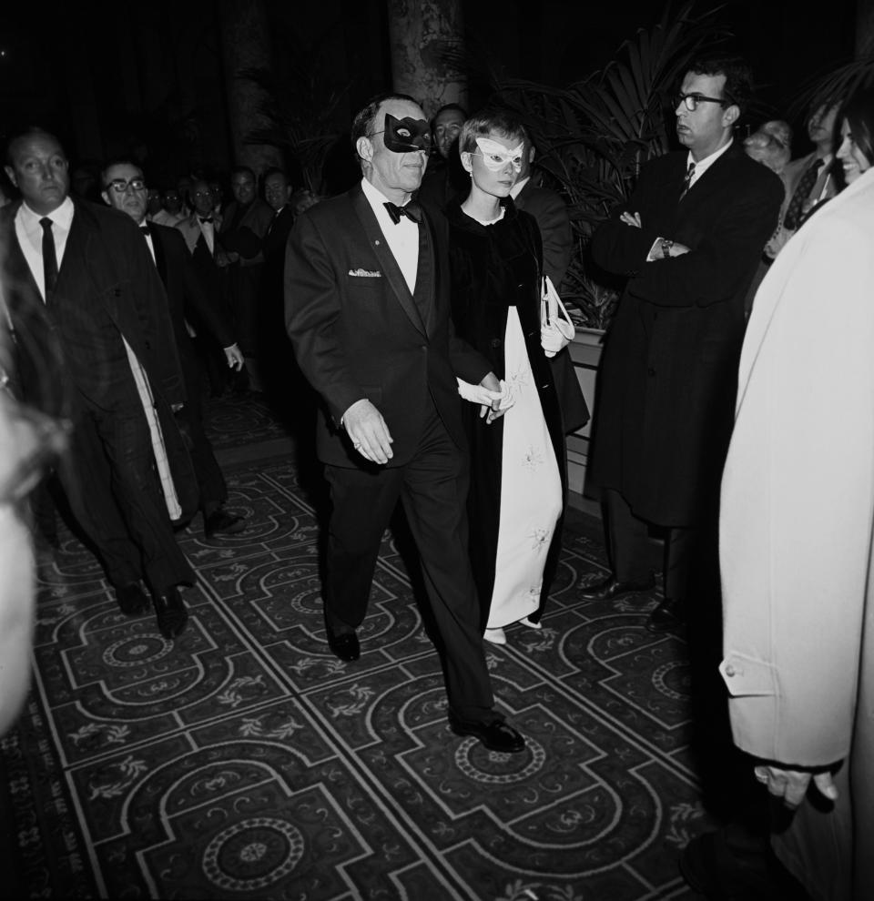 Truman Capote, Black and White Ball, Feud, Swans, parties, Frank Sinatra, Mia Farrow