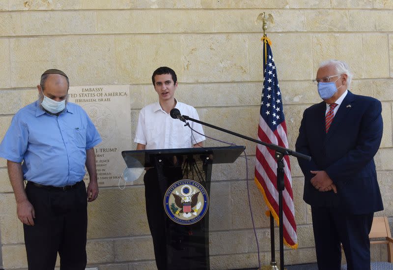 U.S. Embassy grants American citizen his passport in Jerusalem