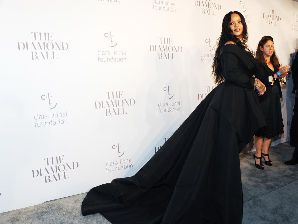 <p>Rihanna fue la reina de la noche en el evento Diamond Ball en Nueva York, por cuenta de este sexy vestido/ Getty Images </p>