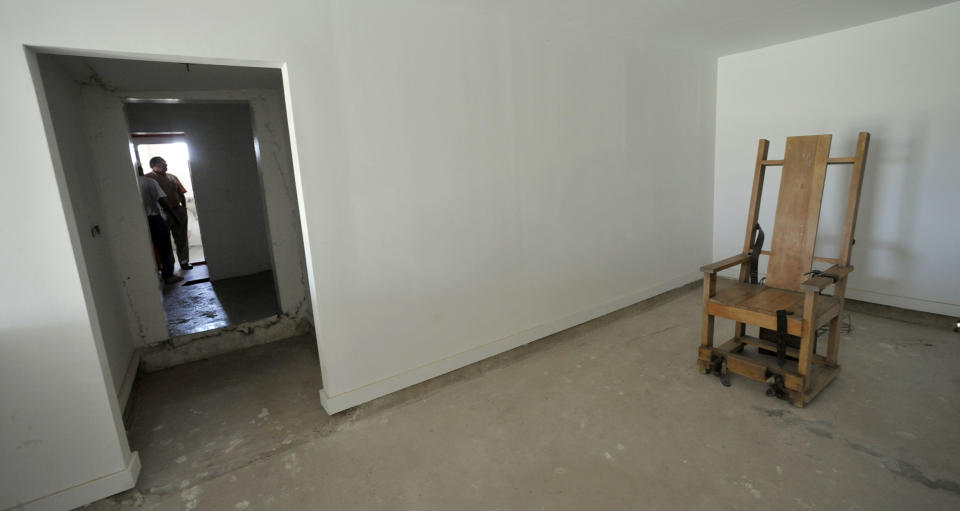 In this June 15, 2012 photo, the electric chair in the execution room is on display at the Angola museum in Angola, La. In an effort to resume Louisiana’s death row executions after a 14 year pause, the GOP-dominated Legislature gave final passage to a bill Thursday, Feb. 29, 2024 that adds the use of nitrogen gas and electrocution as methods to carry out the death penalty. (Bill Feig/The Advocate via AP)