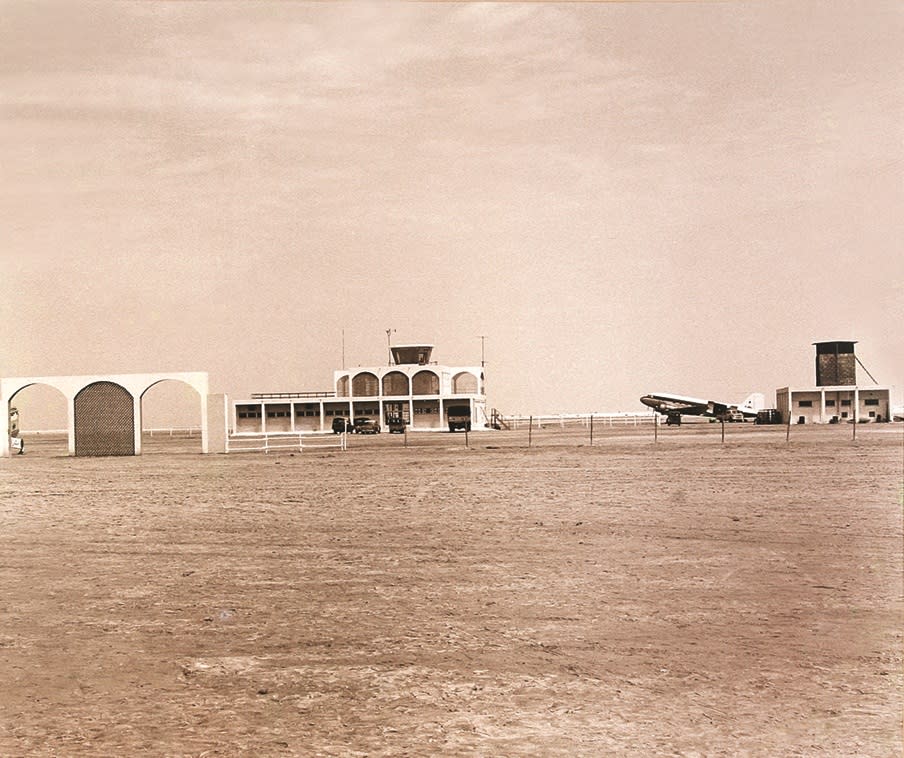 This is how Dubai Airport looked almost 40 years back! (Pictured left: Dubai Airport, 1965)