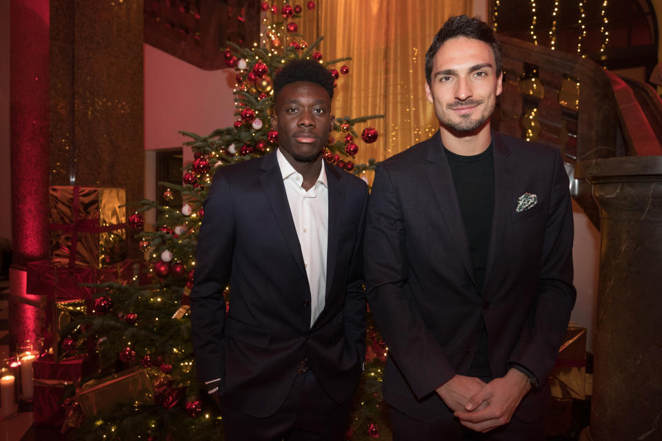 ALPHONSO DAVIES UND MATS HUMMELS