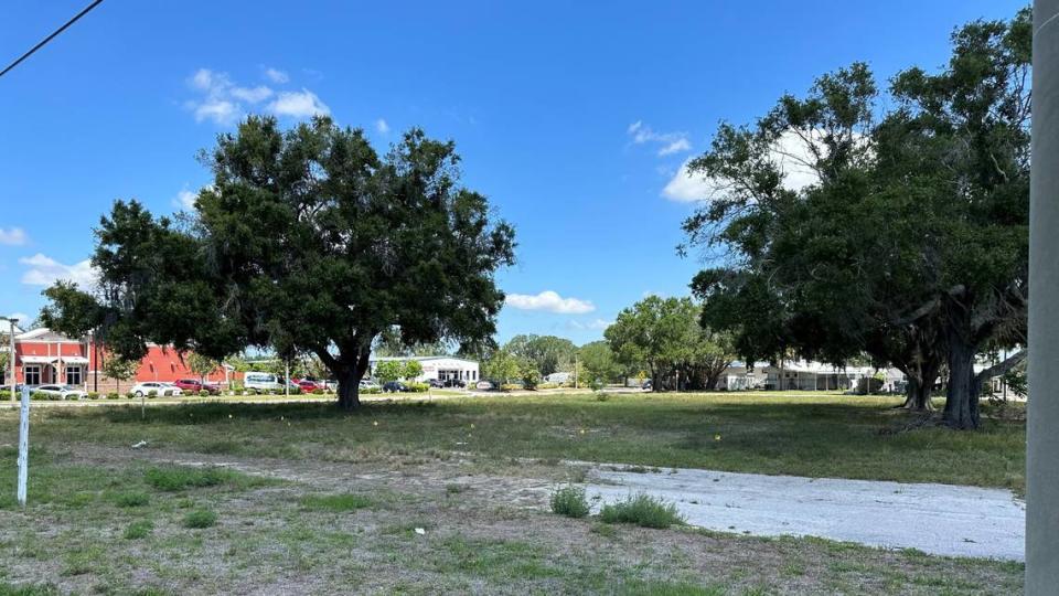 A Scooter’s coffee shop is planned for this vacant lot at 6625 State Road 70 E., according to paperwork filed recently with Manatee County. James A. Jones Jr./jajones1@bradenton.com