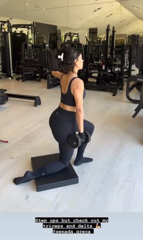 Emmlaw Over exposure! Pregnant Kim Kardashian's workout pants turn