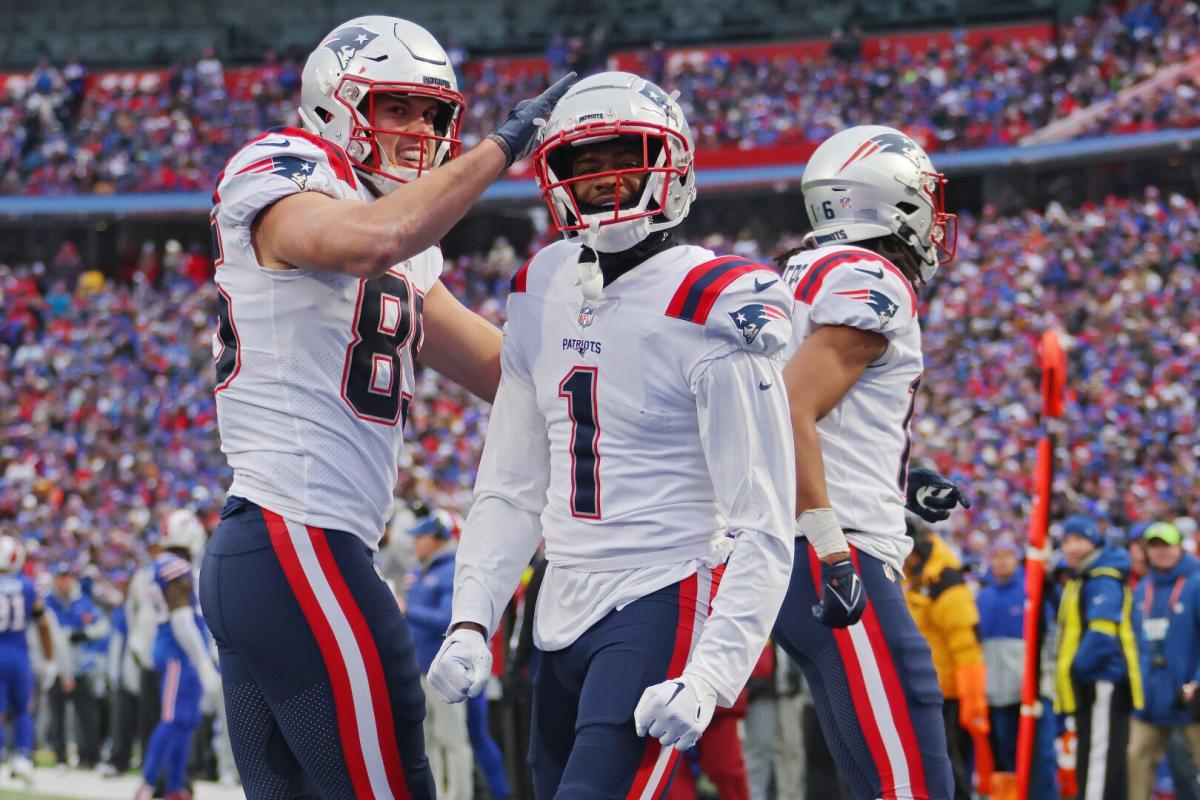 DEVANTE PARKER NEW ENGLAND PATRIOTS REBUILD