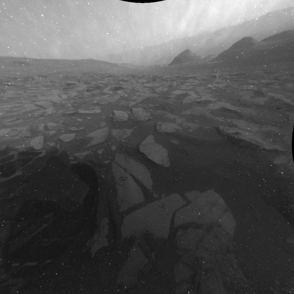 A timelapse of a Martian day viewed by Curiosity's rear camera