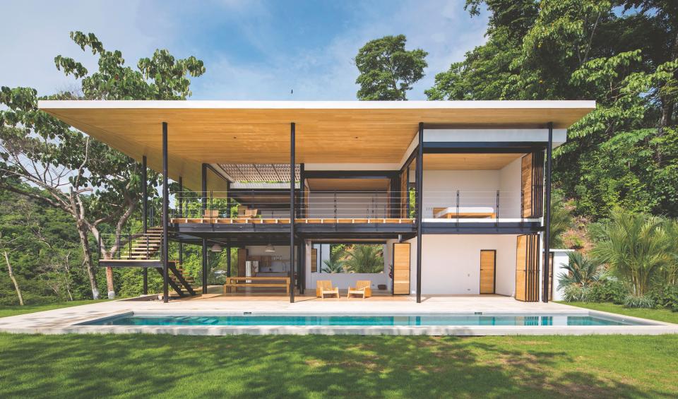 Ocean Eye, a vacation home in Costa Rica by architect Benjamin Garcia Saxe, combines views of the Pacific Ocean and the jungle. The house was designed with a focus on sustainability and utilizes local materials, such as Melina wood.