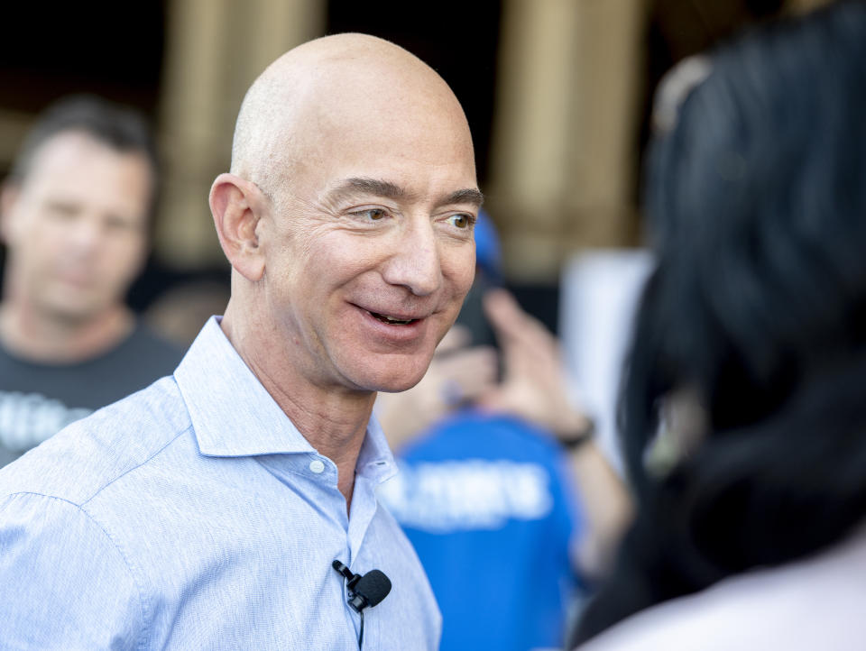 Jeff Bezos, founder and CEO of Amazon, speaks with employees. (Photo: Leonard Ortiz/Digital First Media/Orange County Register via Getty Images)